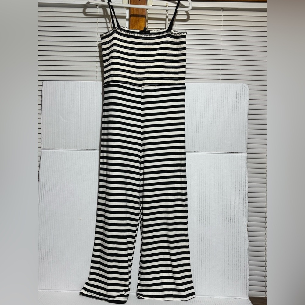 Topshop size 12 Striped Black & White Jumpsuit waist to hem 34” strap to hem 49”